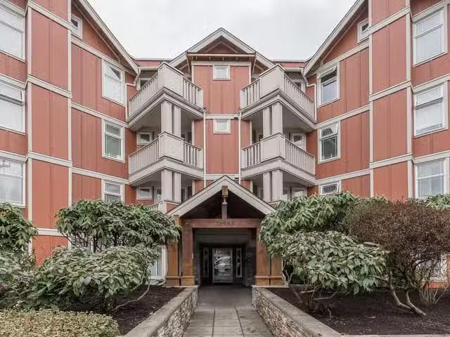 Condo for sale in Surrey, British Columbia