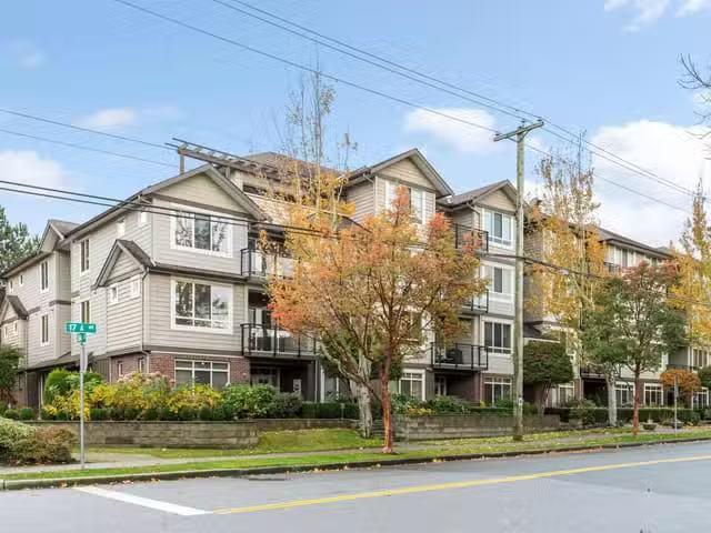Condo for sale in Surrey, British Columbia
