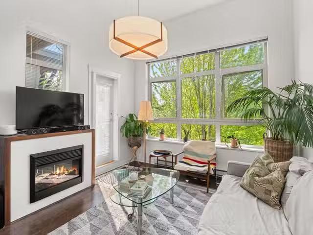 Condo for sale in Surrey, British Columbia