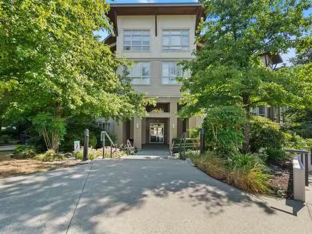 Condo for sale in Surrey, British Columbia