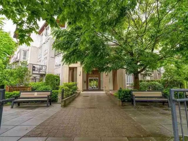 Condo for sale in Surrey, British Columbia