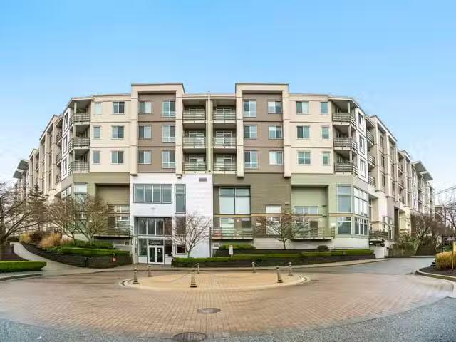 Condo for sale in Surrey, British Columbia