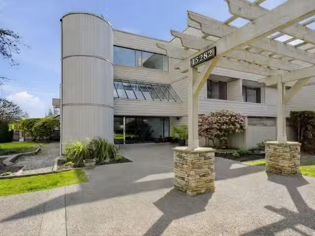 Condo for sale in Surrey, British Columbia
