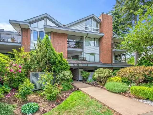 Condo for sale in Surrey, British Columbia