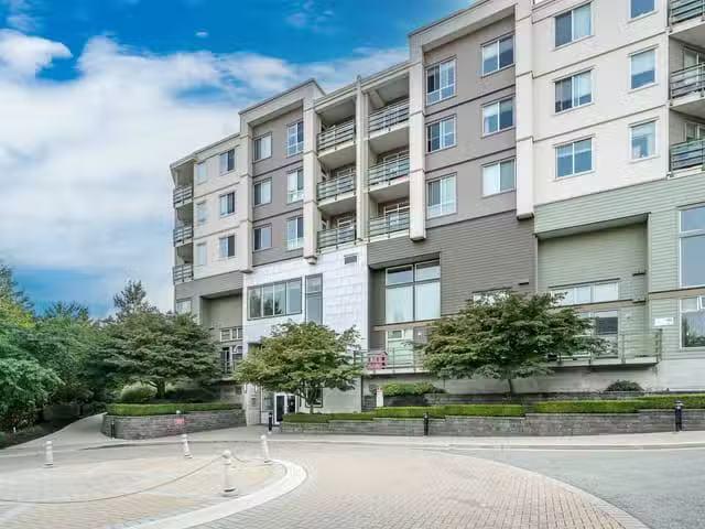 Condo for sale in Surrey, British Columbia