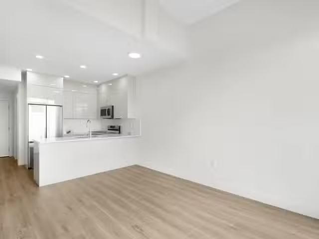 Condo for sale in Surrey, British Columbia