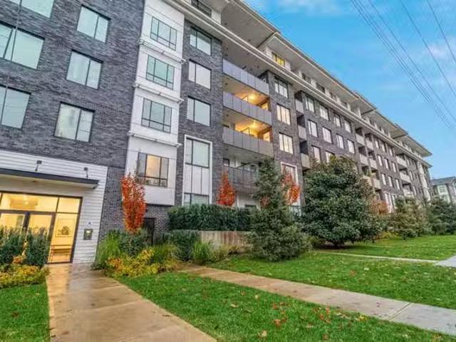 Condo for sale in Surrey, British Columbia