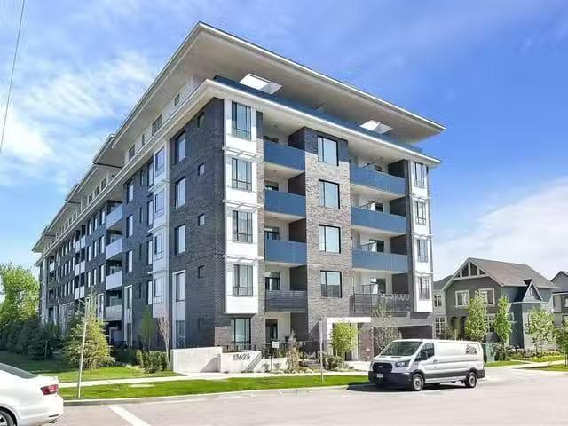 Condo for sale in Surrey, British Columbia