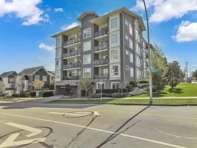 Condo for sale in Surrey, British Columbia