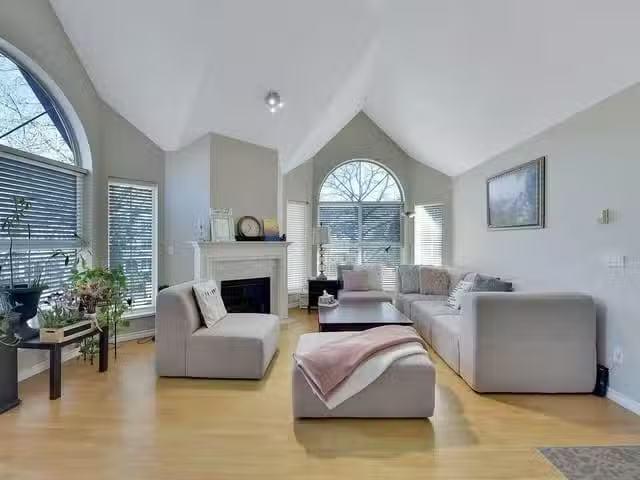 Condo for sale in Surrey, British Columbia
