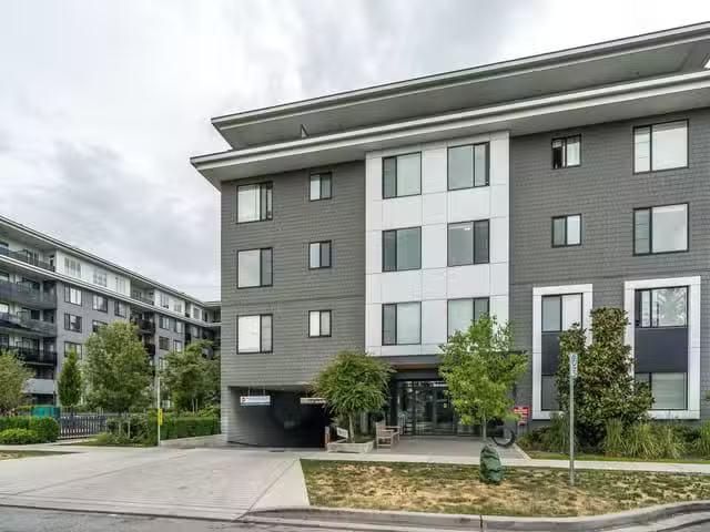Condo for sale in Surrey, British Columbia