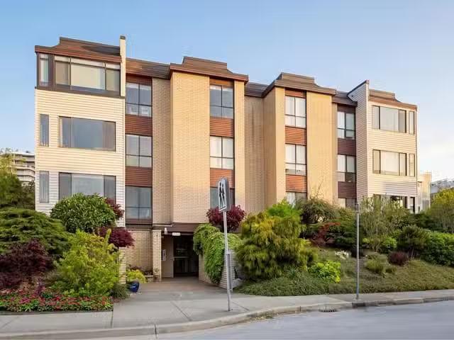 Condo for sale in White Rock, British Columbia