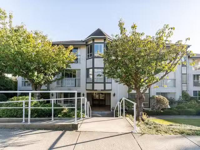 Condo for sale in White Rock, British Columbia