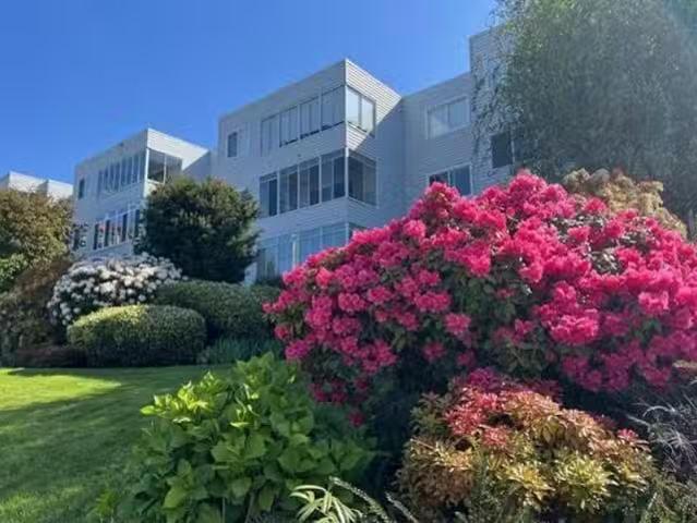 Condo for sale in White Rock, British Columbia