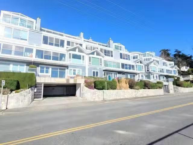 Condo for sale in White Rock, British Columbia