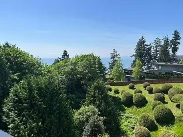 Condo for sale in White Rock, British Columbia