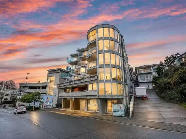 Condo for sale in White Rock, British Columbia