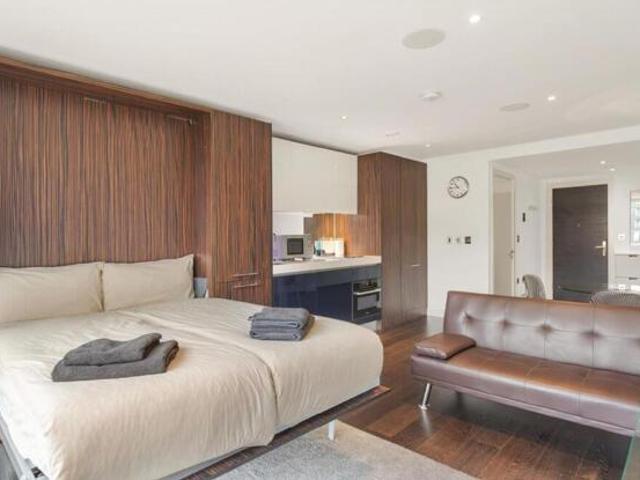 Apartment for sale in Pimlico, Greater London