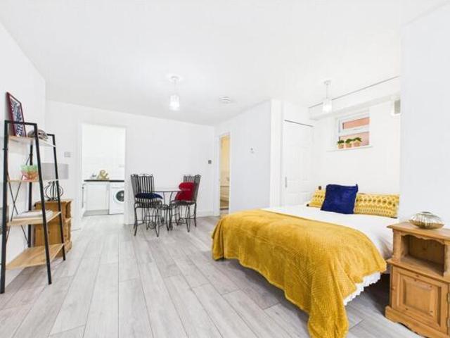 Apartment for sale in North Town, Windsor