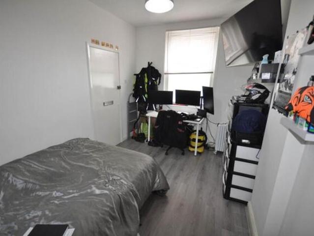 Apartment for sale in Marlborough, Easton Royal