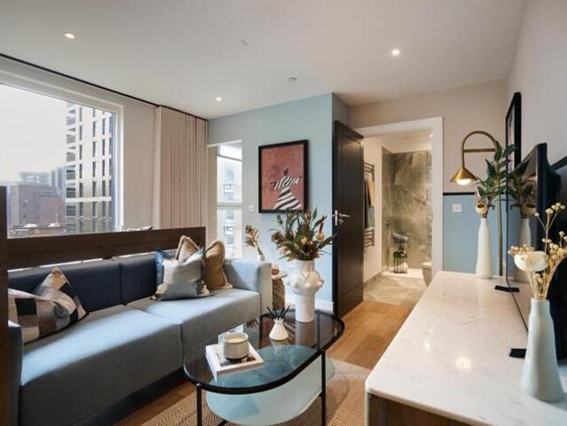 Apartment for sale in Birch Green, Lower Halliford