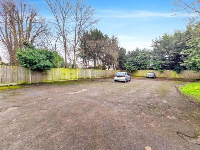 Apartment for sale in Carshalton Beeches, Isle Of Man