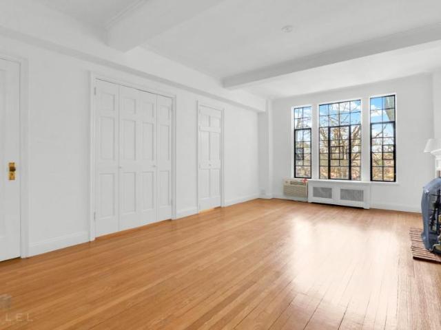 Apartment for sale in Queens, Arverne