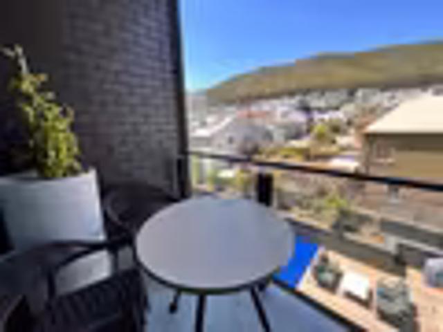 Apartment for rent in Fresnaye, Cape Town