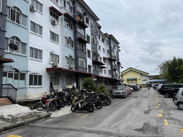 Apartment for sale in Kajang, Langat