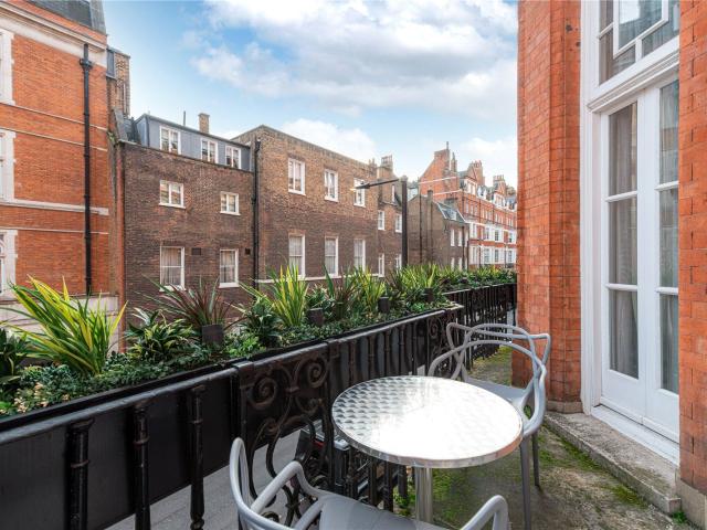 Apartment for rent in Mayfair, Greater London