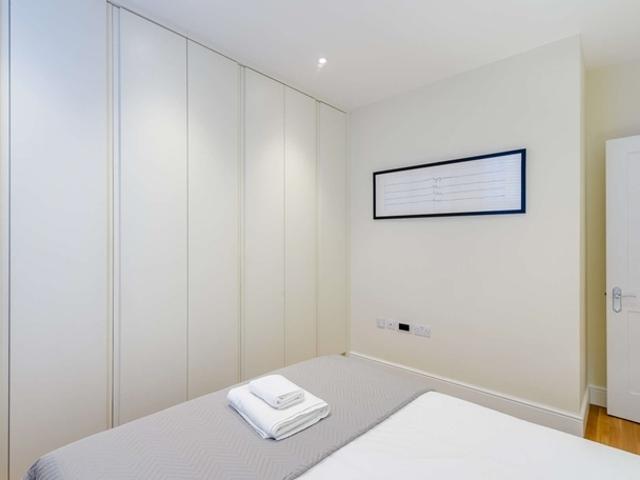 Apartment for rent in Brook Green, Greater London