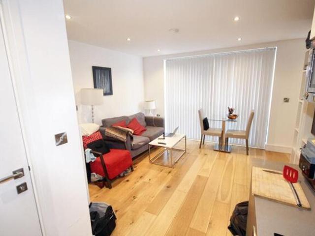 Apartment for sale in Hayes, Hayes