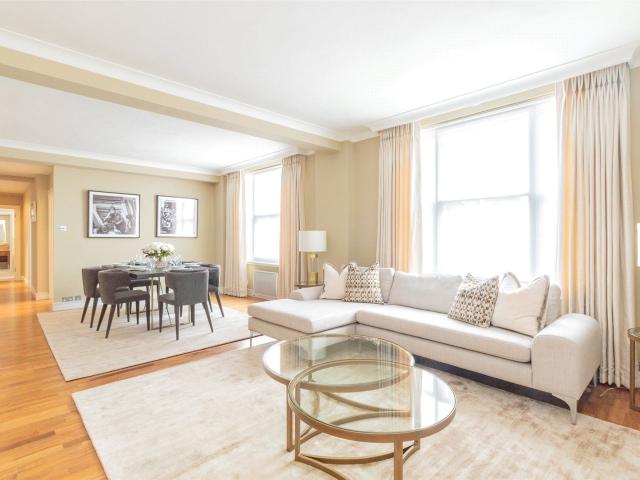 Apartment for rent in Mayfair, Greater London