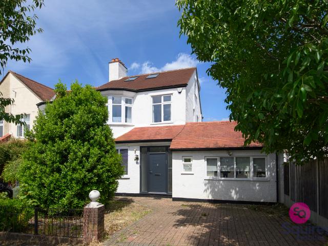 Apartment for rent in Fallow Corner, Greater London