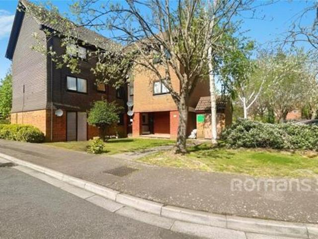 Apartment for sale in Hillingdon, Yiewsley