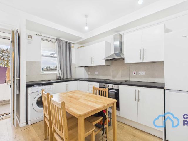 Apartment for rent in London Borough of Merton, Mitcham