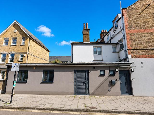 Apartment for rent in West Hackney, Greater London