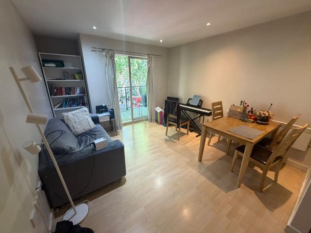 Apartment for rent in Kennington, Greater London