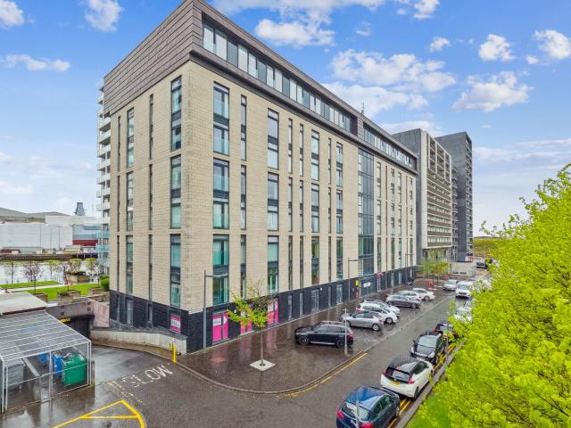 Apartment for rent in Broomhill, Scotland