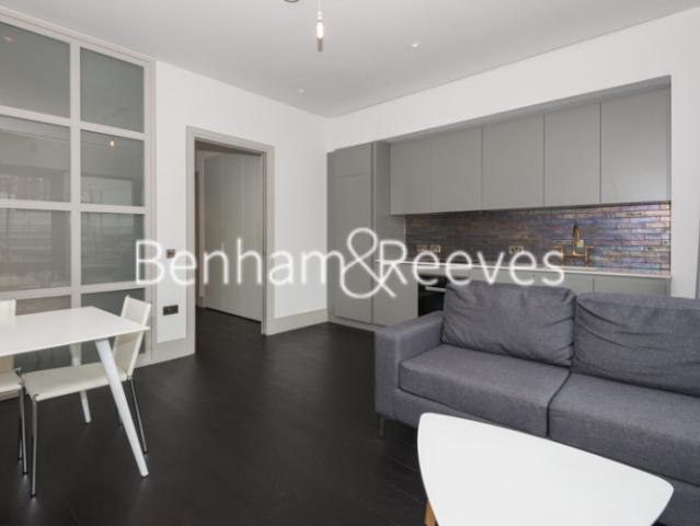Studio for rent in Westminster, Victoria