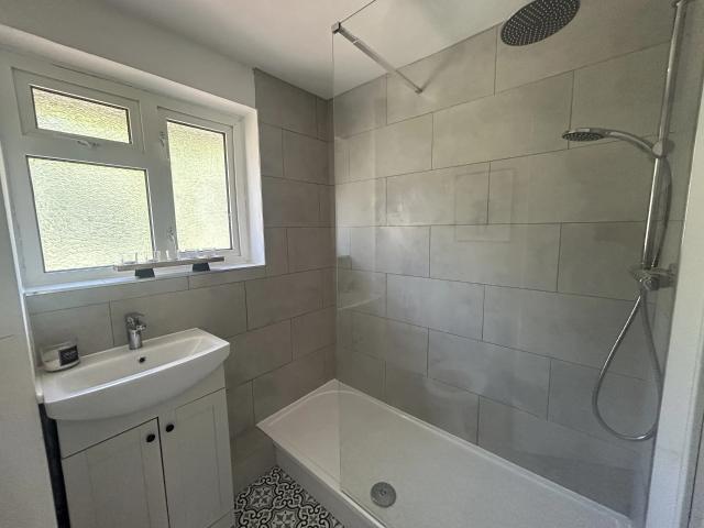 Apartment for rent in Risinghurst and Sandhills, The Slade