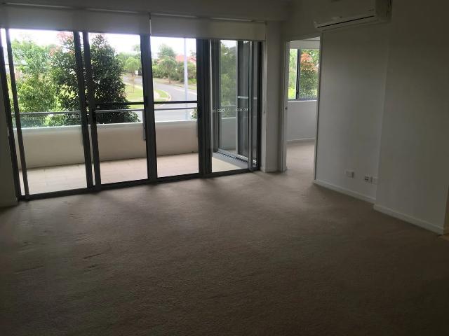 Apartment for rent in Varsity Lakes, Gold Coast City