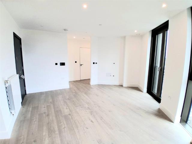 Apartment for rent in Custom House, Greater London