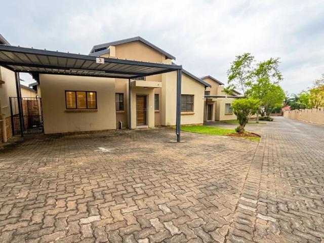 Apartment for rent in Roodepoort-Noord, Roodepoort