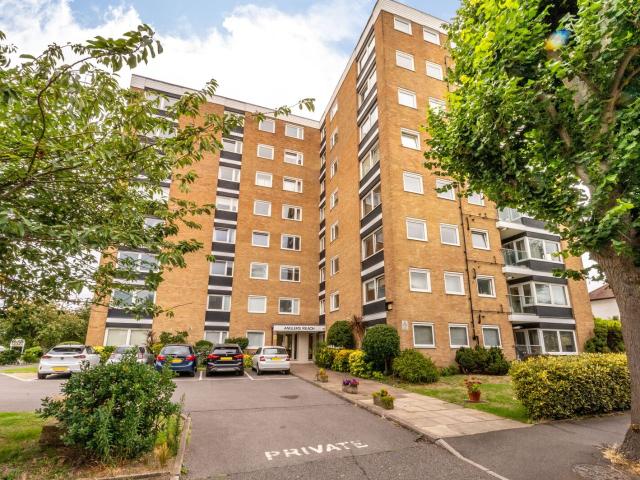 Apartment for rent in Royal Borough of Kingston upon Thames, Greater London
