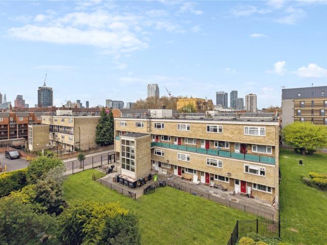 Apartment for rent in Arden Estate, Greater London