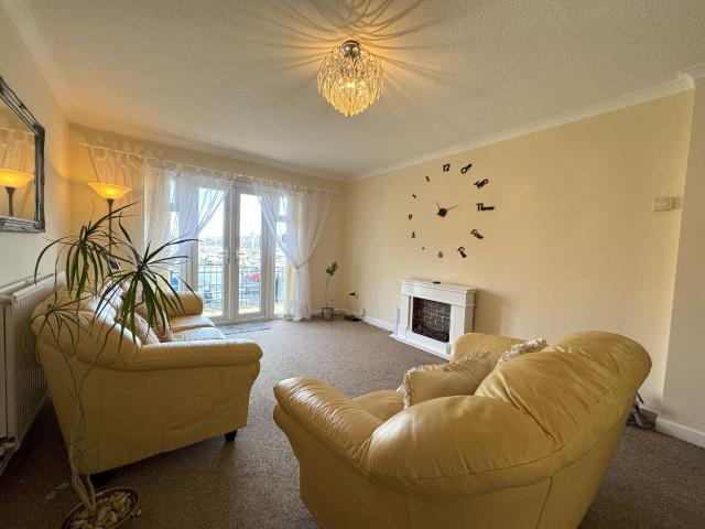 Apartment for rent in Nangreaves, Wales