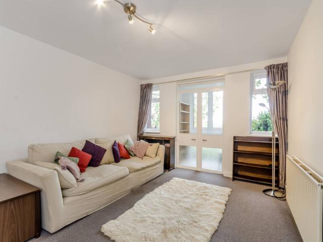 Apartment for rent in Roehampton, Greater London