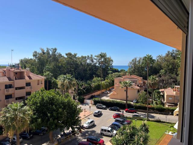 Apartamento en alquiler en Artola, Costa del Sol Occidental