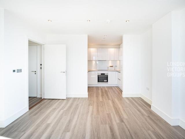 Apartment for rent in London Borough of Ealing, Greater London